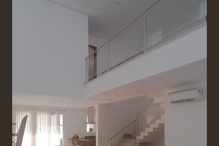 Casa de condomínio para alugar com 248m², 3 quartos e 4 vagasSala