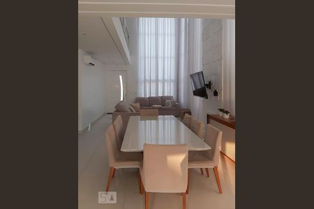 Sala de casa de condomínio para alugar com 3 quartos, 248m² em Swiss Park, Campinas