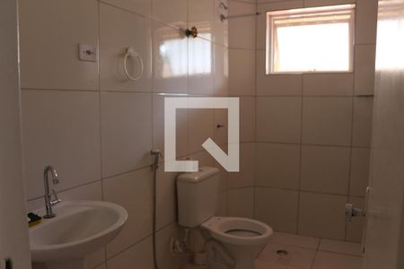 Casa para alugar com 58m², 2 quartos e 2 vagasBanheiro