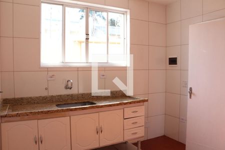 Casa para alugar com 58m², 2 quartos e 2 vagasCozinha