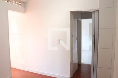 Casa para alugar com 58m², 2 quartos e 2 vagasCozinha