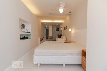 Sala/Quarto de kitnet/studio para alugar com 1 quarto, 30m² em Copacabana, Rio de Janeiro