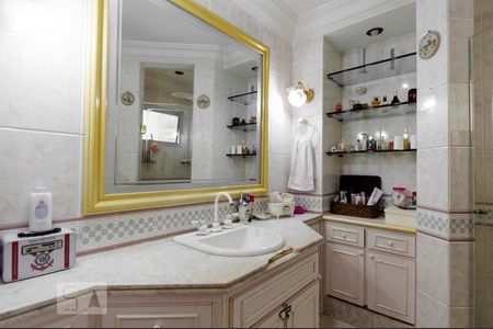 Apartamento para alugar com 290m², 2 quartos e 1 vaga Apartamento para alugar com 290m², 2 quartos e 1 vagaBanheiro da Suíte 2