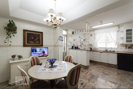 Apartamento para alugar com 290m², 2 quartos e 1 vaga Apartamento para alugar com 290m², 2 quartos e 1 vagaCozinha