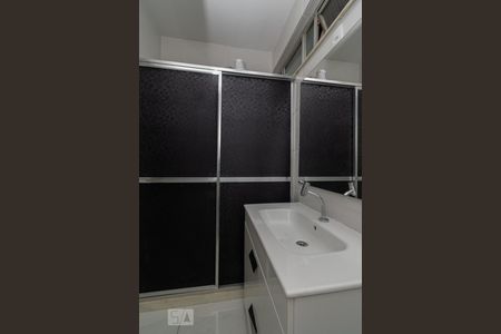 BANHEIRO SOCIAL de apartamento para alugar com 2 quartos, 80m² em Centro, Niterói