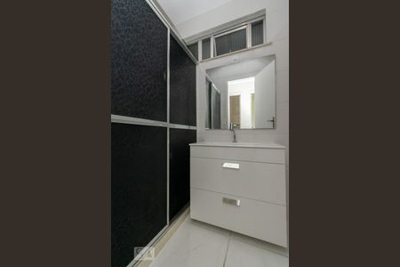 BANHEIRO SOCIAL de apartamento para alugar com 2 quartos, 80m² em Centro, Niterói