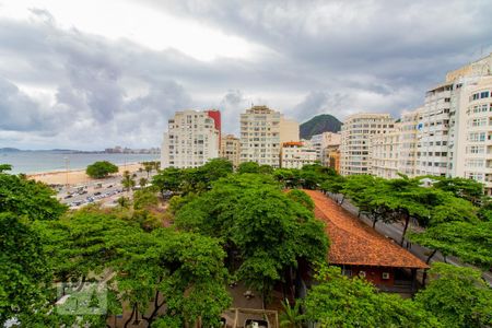 Vista de kitnet/studio para alugar com 1 quarto, 46m² em Copacabana, Rio de Janeiro