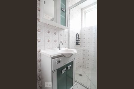 Banheiro de apartamento para alugar com 2 quartos, 60m² em Jardim do Salso, Porto Alegre