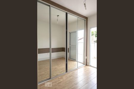 Casa à venda com 120m², 3 quartos e 4 vagas Casa à venda com 120m², 3 quartos e 4 vagasQuarto 3