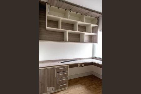 Casa à venda com 120m², 3 quartos e 4 vagas Casa à venda com 120m², 3 quartos e 4 vagasQuarto 2