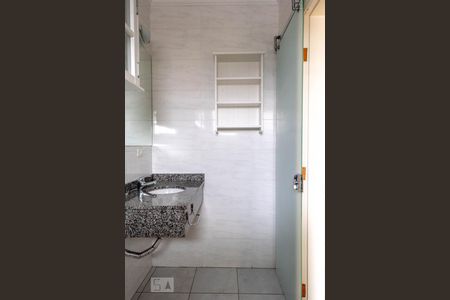 Casa à venda com 120m², 3 quartos e 4 vagas Casa à venda com 120m², 3 quartos e 4 vagasBanheiro 1 - Suíte