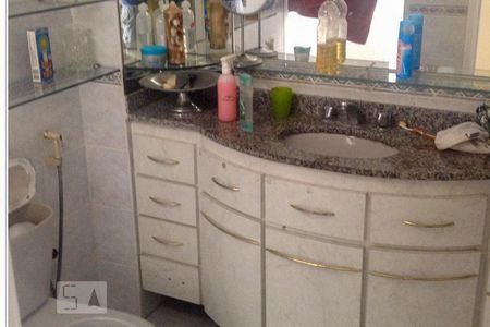 Apartamento à venda com 167m², 3 quartos e 2 vagasBanheiro da Suíte 1