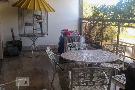 Apartamento à venda com 167m², 3 quartos e 2 vagasVaranda