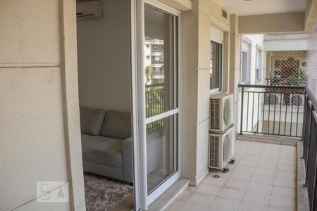 Apartamento para alugar com 70m², 2 quartos e 2 vagasVaranda