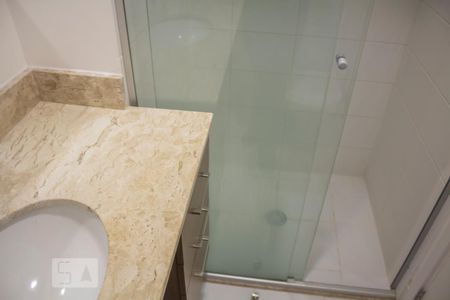 Banheiro de apartamento para alugar com 2 quartos, 70m² em Jardim Leonor, São Paulo