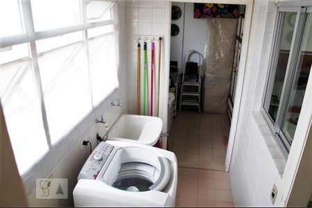 Apartamento à venda com 82m², 2 quartos e 1 vaga Apartamento à venda com 82m², 2 quartos e 1 vagaLavanderia