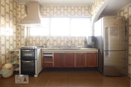 Apartamento à venda com 241m², 4 quartos e 2 vagasCozinha