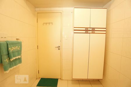 Apartamento à venda com 241m², 4 quartos e 2 vagasBanheiro do Quarto 3- Suíte