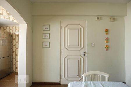 Apartamento à venda com 241m², 4 quartos e 2 vagasCozinha