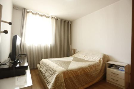 Apartamento à venda com 241m², 4 quartos e 2 vagasQuarto 2