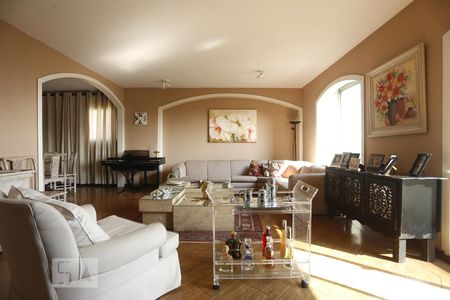 Apartamento à venda com 241m², 4 quartos e 2 vagasSala