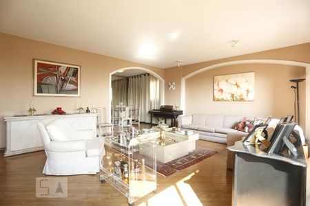 Apartamento à venda com 241m², 4 quartos e 2 vagasSala