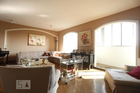 Apartamento à venda com 241m², 4 quartos e 2 vagasSala