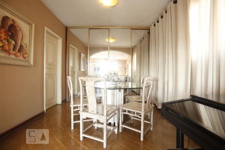 Apartamento à venda com 241m², 4 quartos e 2 vagasSala de Jantar