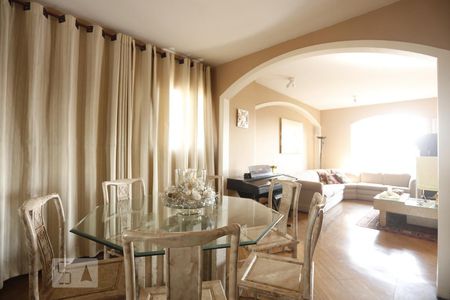 Apartamento à venda com 241m², 4 quartos e 2 vagasSala de Jantar