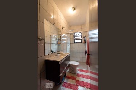 Casa à venda com 240m², 4 quartos e 2 vagasBanheiro social