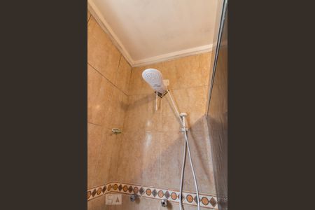 Casa à venda com 240m², 4 quartos e 2 vagasBanheiro quarto 1 suíte - chuveiro