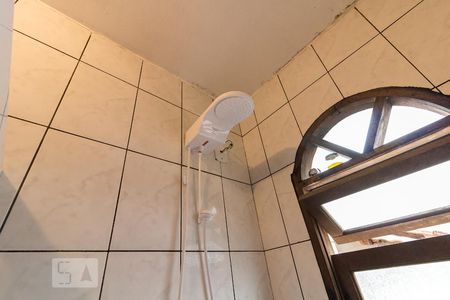 Casa à venda com 240m², 4 quartos e 2 vagasBanheiro social - chuveiro