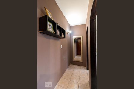 Casa à venda com 240m², 4 quartos e 2 vagasCorredor