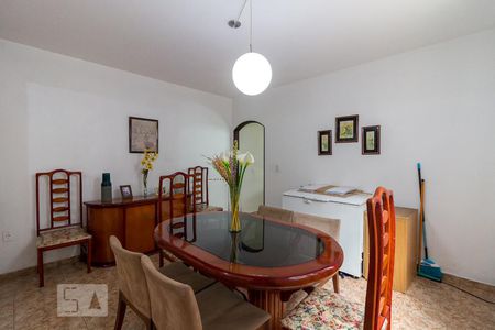 Casa à venda com 240m², 4 quartos e 2 vagasSala de jantar