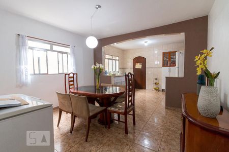 Casa à venda com 240m², 4 quartos e 2 vagasSala de jantar