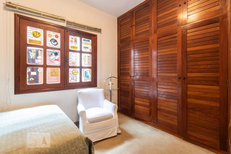 Casa à venda com 362m², 4 quartos e 6 vagas Casa à venda com 362m², 4 quartos e 6 vagasQuarto 2