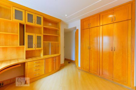 Apartamento à venda com 173m², 3 quartos e 1 vagaQuarto