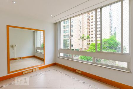 Sala de apartamento à venda com 3 quartos, 173m² em Paraíso, São Paulo
