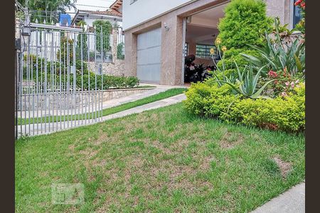 Casa à venda com 250m², 4 quartos e 5 vagasÁrea Externa