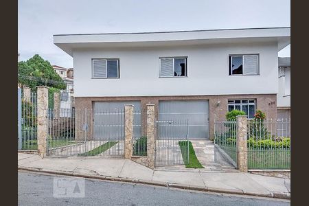 Casa à venda com 250m², 4 quartos e 5 vagasFachada