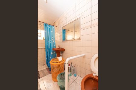 Casa à venda com 270m², 3 quartos e 2 vagasBanheiro 