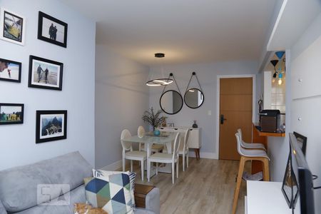 sala de apartamento para alugar com 2 quartos, 70m² em Vila Isabel, Rio de Janeiro
