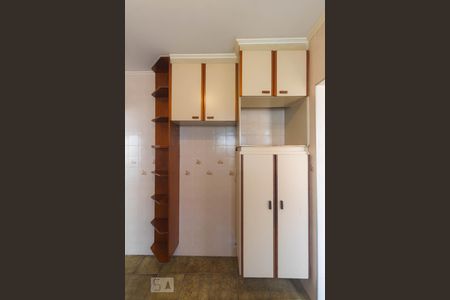 Casa à venda com 200m², 4 quartos e 2 vagas Casa à venda com 200m², 4 quartos e 2 vagasCozinha