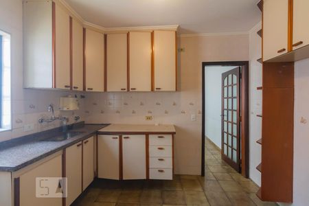 Casa à venda com 200m², 4 quartos e 2 vagas Casa à venda com 200m², 4 quartos e 2 vagasCozinha