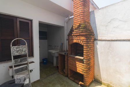 Casa à venda com 200m², 4 quartos e 2 vagas Casa à venda com 200m², 4 quartos e 2 vagasQuintal