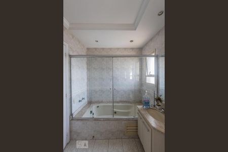 Apartamento à venda com 188m², 3 quartos e 4 vagasBanheiro Vista Quarto 2 (Suite)