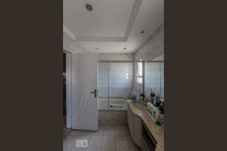 Apartamento à venda com 188m², 3 quartos e 4 vagasBanheiro Vista Quarto 2 (Suite)