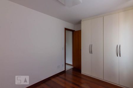 Apartamento à venda com 90m², 2 quartos e 2 vagasQuarto 2