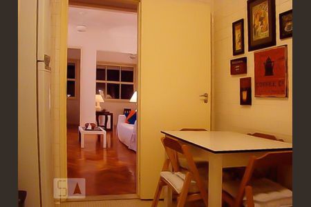 Sala de apartamento para alugar com 2 quartos, 92m² em Copacabana, Rio de Janeiro