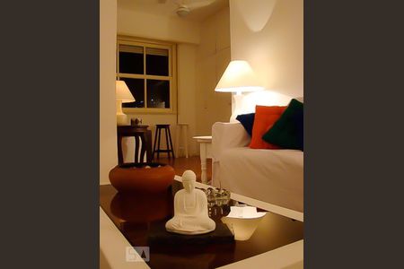 Sala de apartamento para alugar com 2 quartos, 92m² em Copacabana, Rio de Janeiro